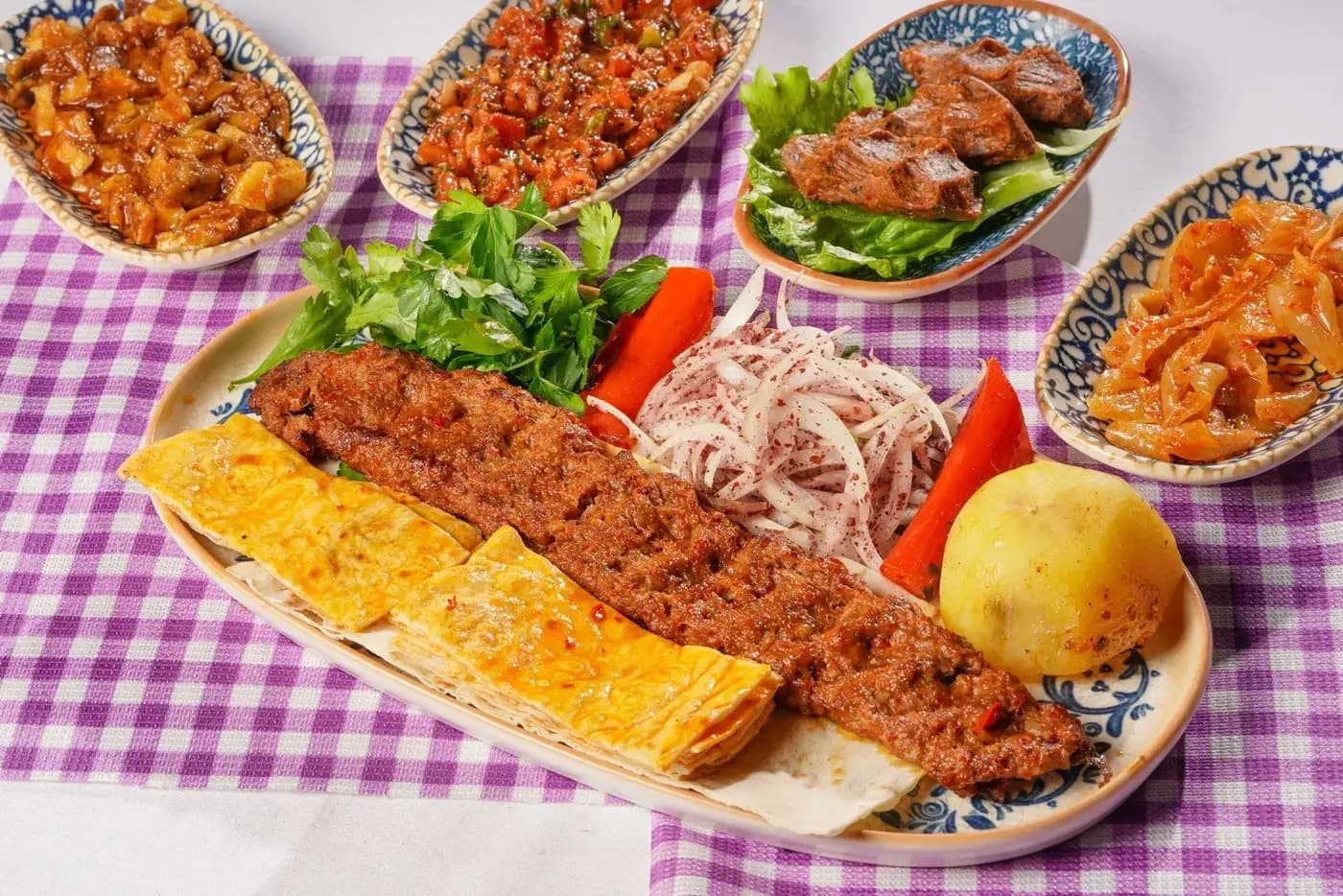 Адана кебаб — KMU Mehmet Usta Aksaray