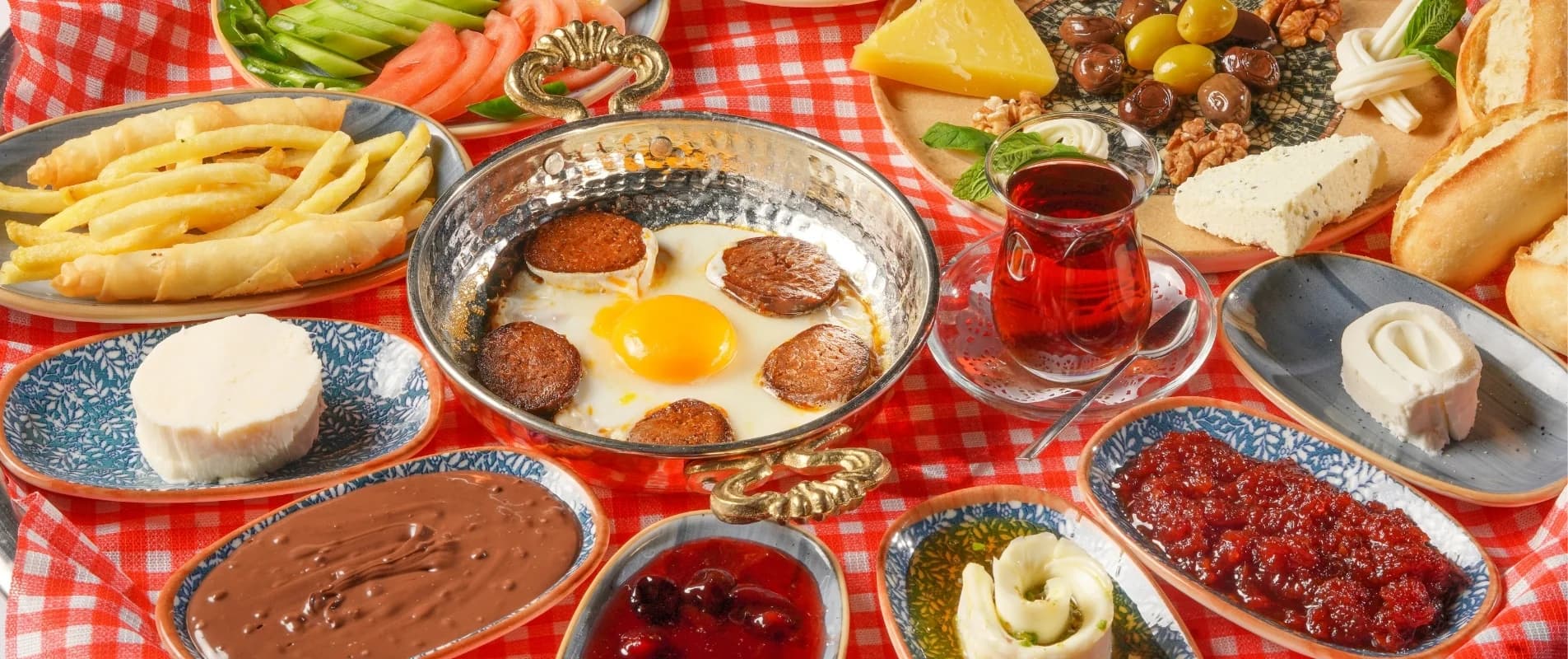 Турецкий завтрак KMU (на человека) — KMU Mehmet Usta Aksaray