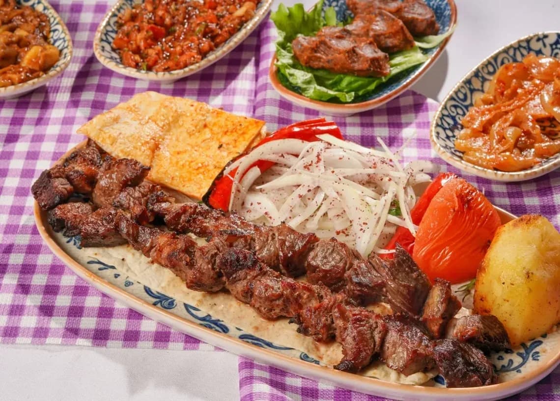 Шашлык в молочном маринаде — KMU Mehmet Usta Aksaray